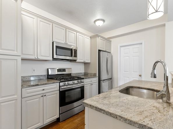 111-113 Pleasant St, Milton MA 02186