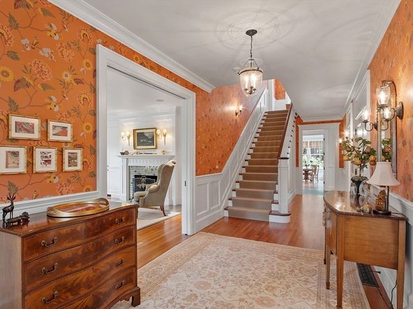 76 Red Coat Ln, Concord MA 01742