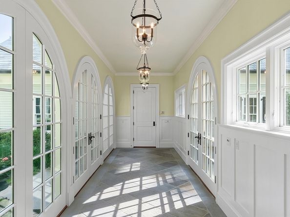 76 Red Coat Ln, Concord MA 01742