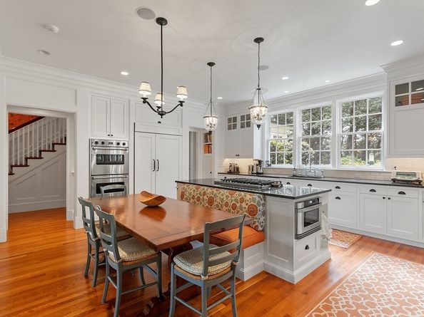 76 Red Coat Ln, Concord MA 01742