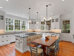 76 Red Coat Ln, Concord MA 01742