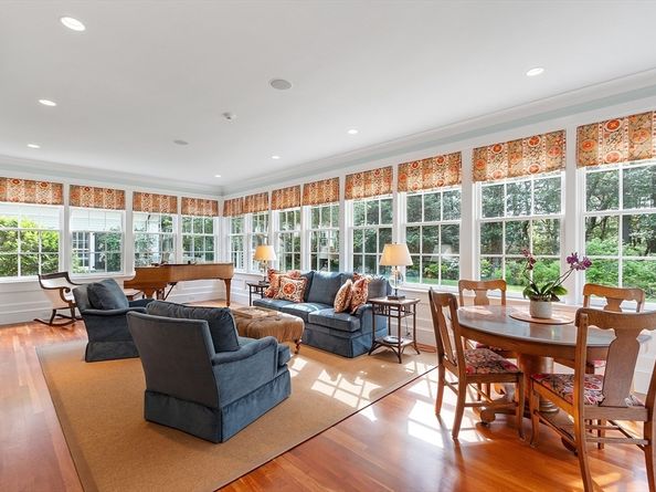 76 Red Coat Ln, Concord MA 01742