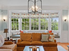 76 Red Coat Ln, Concord MA 01742