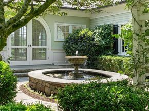 76 Red Coat Ln, Concord MA 01742