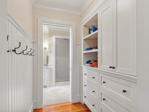 76 Red Coat Ln, Concord MA 01742