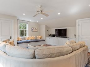 76 Red Coat Ln, Concord MA 01742