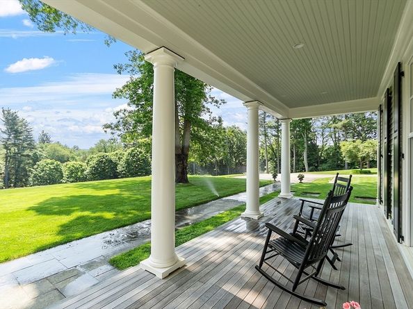 76 Red Coat Ln, Concord MA 01742