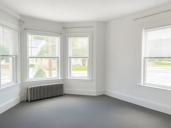 381 Hunnewell St 381, Needham MA 02494