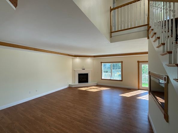 33 Lakeside Dr, Shrewsbury MA 01545