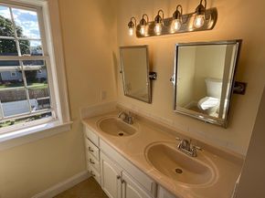 33 Lakeside Dr, Shrewsbury MA 01545