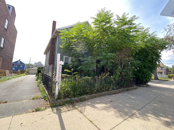 394-396 Pleasant St, Malden MA 02148