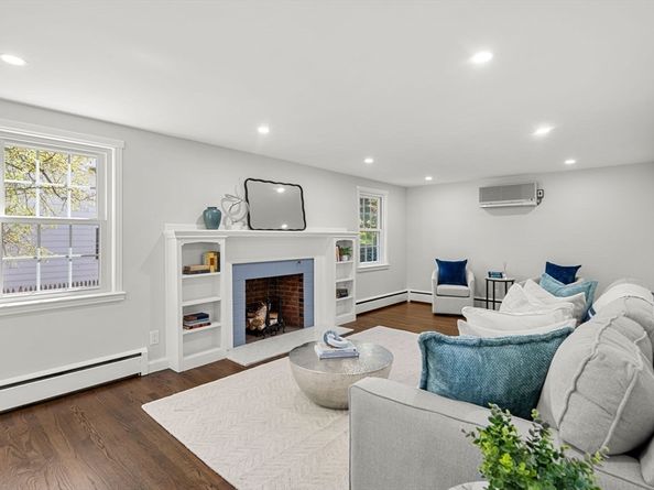 37 Elmcrest Rd, Wakefield MA 01880