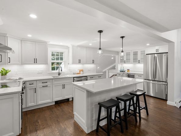 37 Elmcrest Rd, Wakefield MA 01880