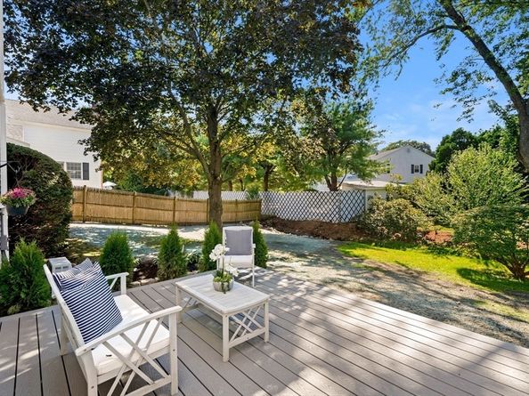 37 Elmcrest Rd, Wakefield MA 01880