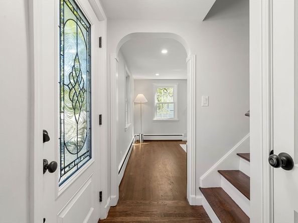 37 Elmcrest Rd, Wakefield MA 01880