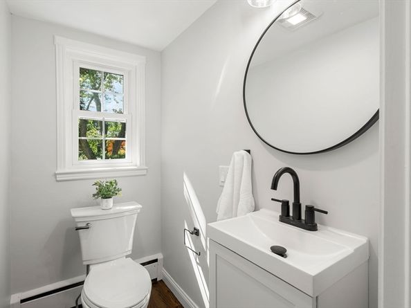 37 Elmcrest Rd, Wakefield MA 01880