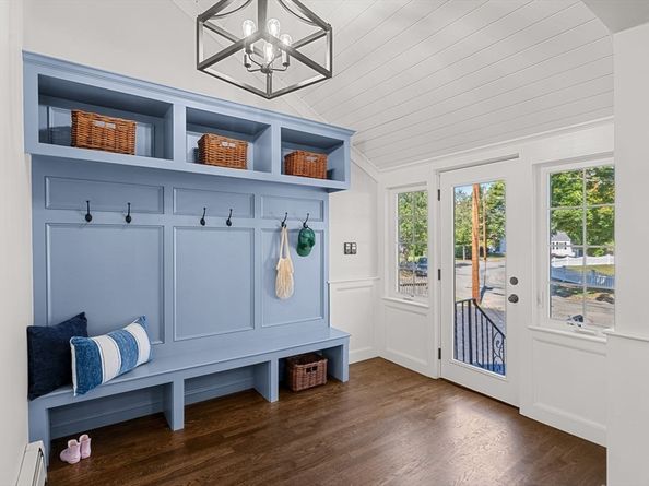 37 Elmcrest Rd, Wakefield MA 01880