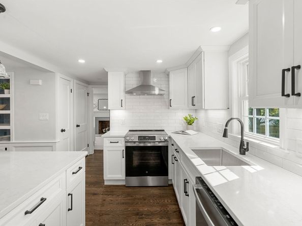 37 Elmcrest Rd, Wakefield MA 01880