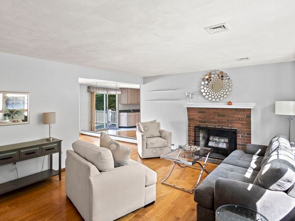 51 Caldwell Rd, Waltham MA 02453