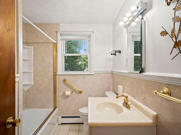 51 Caldwell Rd, Waltham MA 02453