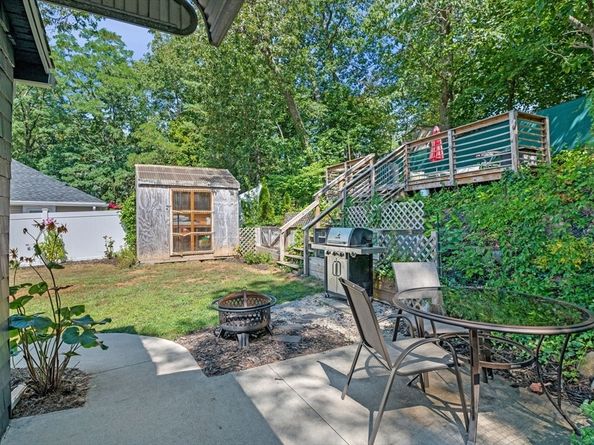 93 Sweetwater St, Saugus MA 01906