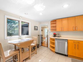 93 Sweetwater St, Saugus MA 01906