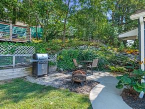 93 Sweetwater St, Saugus MA 01906
