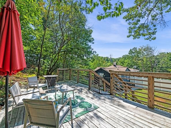 93 Sweetwater St, Saugus MA 01906