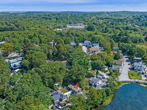 93 Sweetwater St, Saugus MA 01906