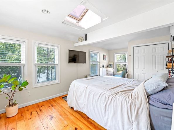 93 Sweetwater St, Saugus MA 01906