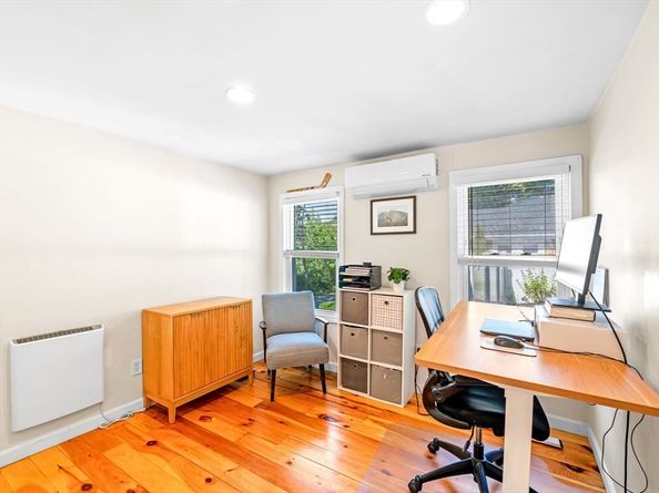 93 Sweetwater St, Saugus MA 01906