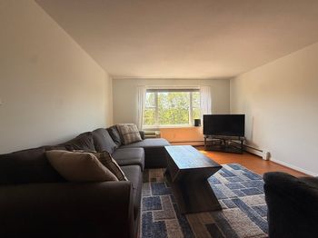B1 Colonial Dr