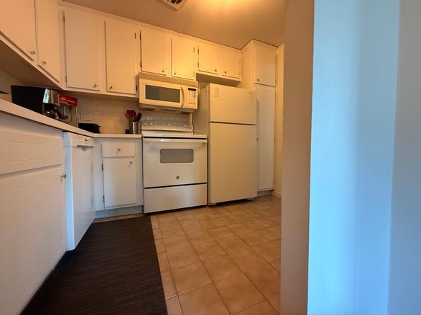 B1 Colonial Dr 8, Andover MA 01810