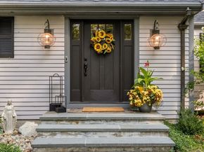 216 Clapboardtree St, Westwood MA 02090