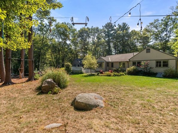 216 Clapboardtree St, Westwood MA 02090