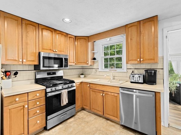 17 Murphys Lane, Scituate MA 02066