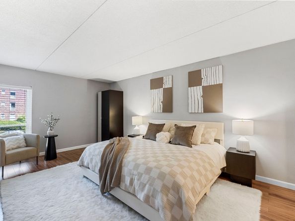 50-56 Broadlawn Park 221, Boston MA 02467