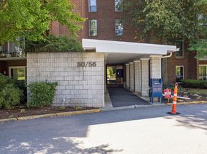 50-56 Broadlawn Park 221, Boston MA 02467