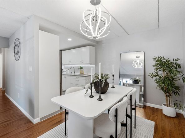 50-56 Broadlawn Park 221, Boston MA 02467
