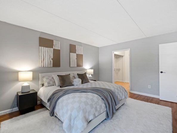 50-56 Broadlawn Park 221, Boston MA 02467