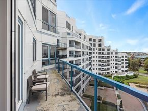 2001 Marina Dr 608, Quincy MA 02171