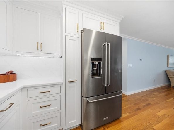 2001 Marina Dr 608, Quincy MA 02171