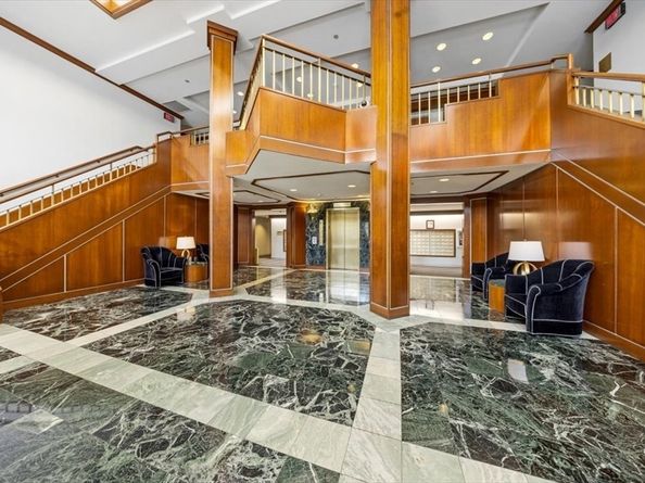 2001 Marina Dr 608, Quincy MA 02171