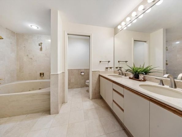 2001 Marina Dr 608, Quincy MA 02171
