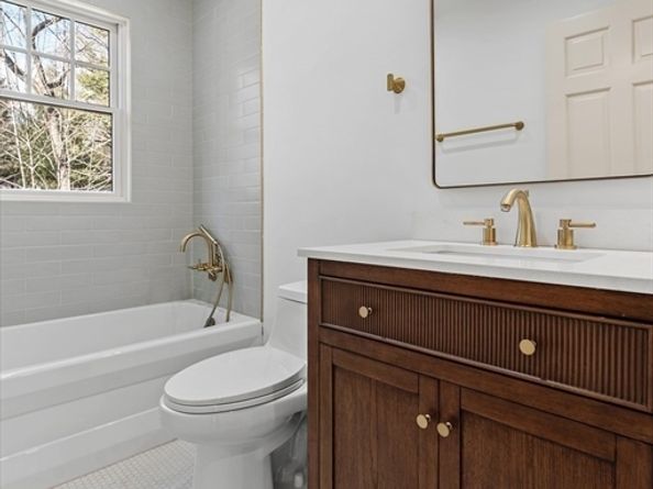 25 Shaw Rd, Wellesley MA 02481