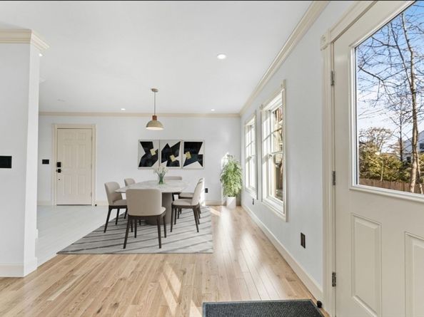 25 Shaw Rd, Wellesley MA 02481