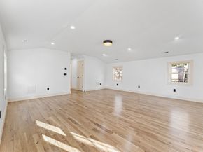 25 Shaw Rd, Wellesley MA 02481