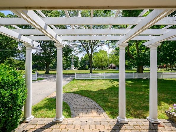 290 Beaver Dam Rd, Scituate MA 02066