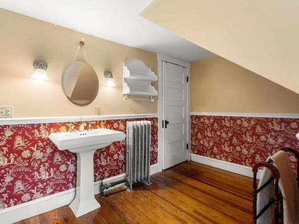 15 Beacon St, Danvers MA 01923