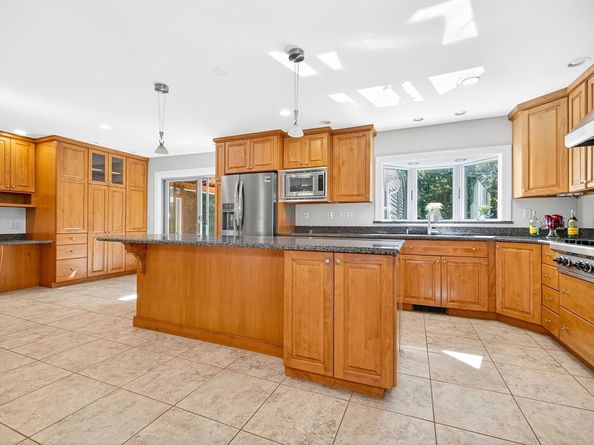 14 Buckmaster Dr, Sudbury MA 01776